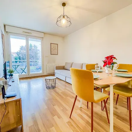 Appartement Lumineux à 2 Mins à Pied De La Gare