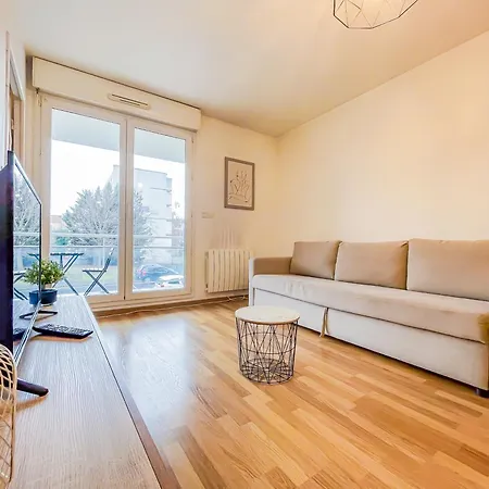 Lumineux à 2 Mins à Pied De La Gare Appartement *