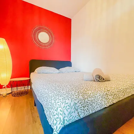 Lumineux à 2 Mins à Pied De La Gare Appartement *